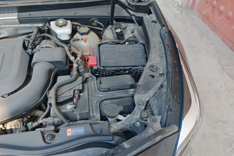 Used Cadillac XT4 2022 28T Two-Wheel Drive Prestige Version Engine Bay Left