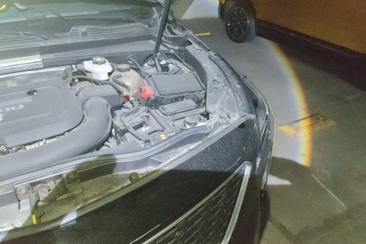 Used Cadillac XT4 2022 28T Two-Wheel Drive Fashion Edition Engine Bay Left