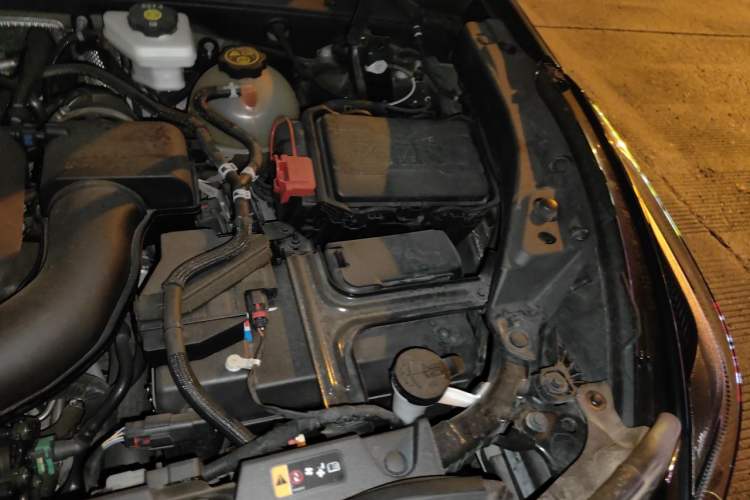 Used Cadillac XT4 2022 28T Two-Wheel Drive Fashion Edition Engine Bay Left