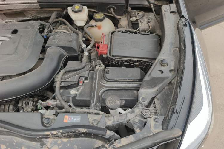 Used Cadillac XT4 2022 28T Two-Wheel Drive Fashion Edition Engine Bay Left