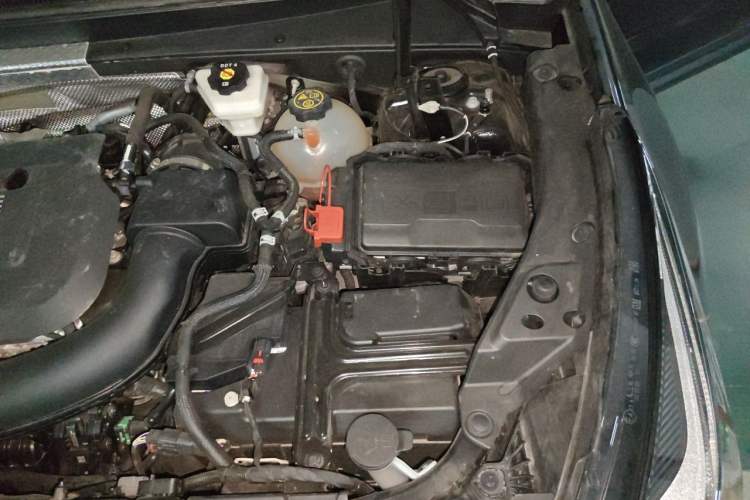 Used Cadillac XT4 2022 28T Two-Wheel Drive Fashion Edition Engine Bay Left