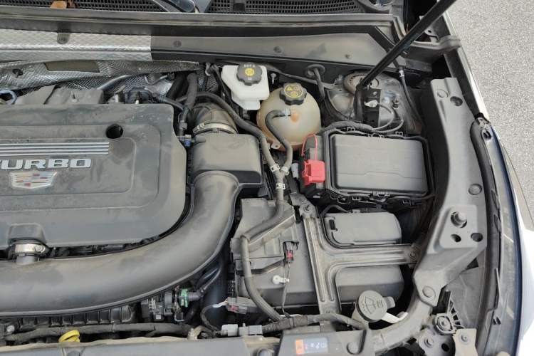 Used Cadillac XT4 2022 28T Two-Wheel Drive Fashion Edition Engine Bay Left
