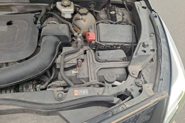 Used Cadillac XT4 2022 28T Two-Wheel Drive Fashion Edition Engine Bay Left