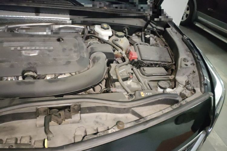 Used Cadillac XT4 2022 28T Two-Wheel Drive Prestige Version Engine Bay Left
