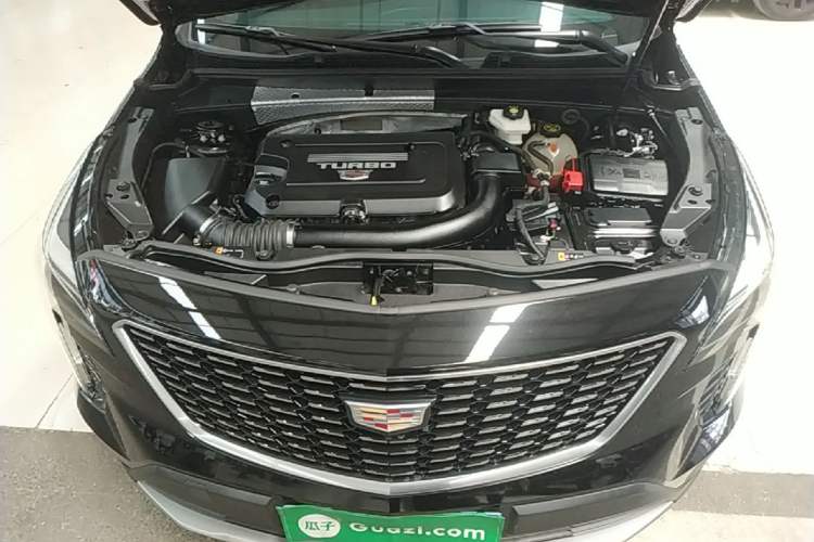 Used Cadillac XT4 2022 28T Two-Wheel-Drive Luxury Version Engine Bay
