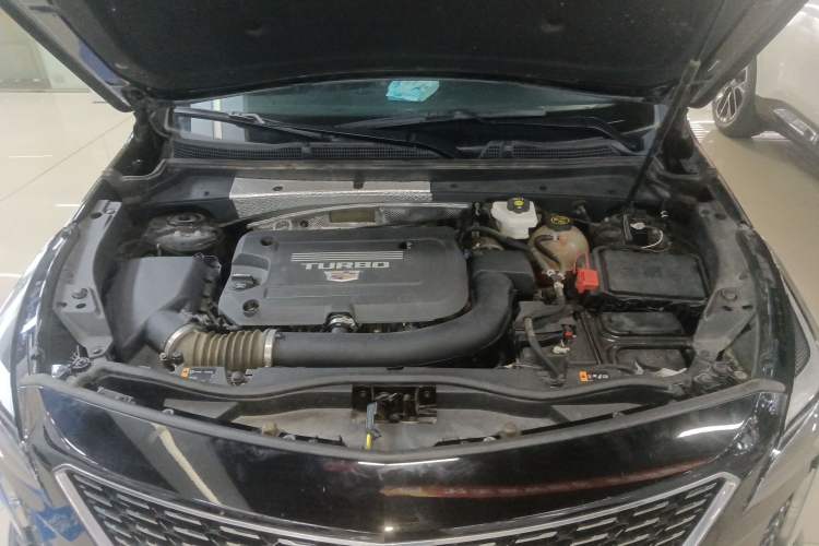 Used Cadillac XT4 2022 28T Two-Wheel-Drive Luxury Version Engine Bay