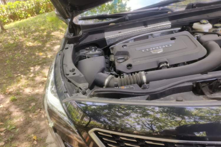 Used Cadillac XT4 2022 28T Two-Wheel Drive Fashion Edition Engine Bay Right