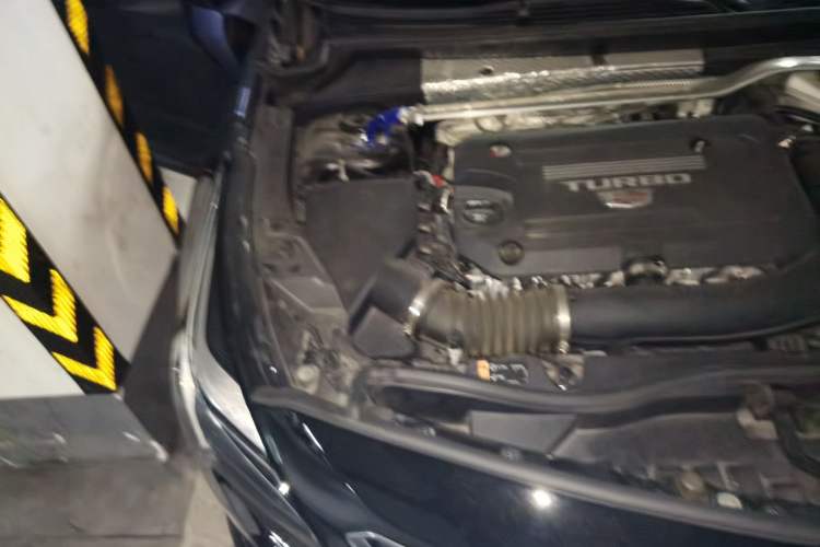 Used Cadillac XT4 2022 28T Two-Wheel Drive Fashion Edition Engine Bay Right