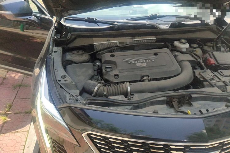 Used Cadillac XT4 2022 28T Two-Wheel Drive Prestige Version Engine Bay Right