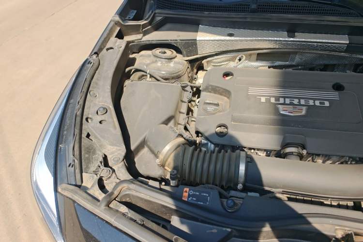 Used Cadillac XT4 2022 28T Two-Wheel Drive Prestige Version Engine Bay Right