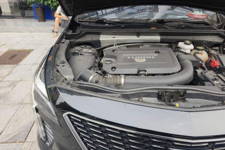 Used Cadillac XT4 2022 28T Two-Wheel Drive Fashion Edition Engine Bay Right