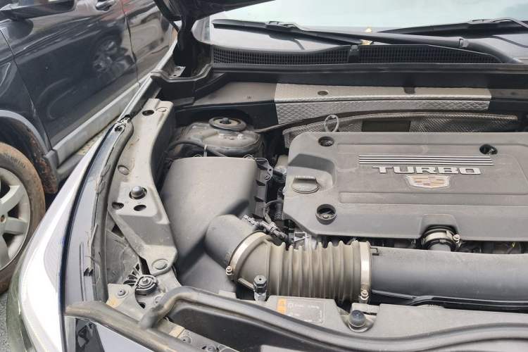 Used Cadillac XT4 2022 28T Two-Wheel Drive Prestige Version Engine Bay Right