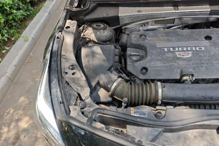 Used Cadillac XT4 2022 28T Two-Wheel Drive Fashion Edition Engine Bay Right