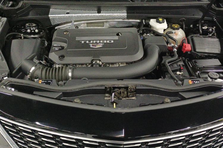 Used Cadillac XT4 2022 28T Two-Wheel-Drive Luxury Version Engine Bay