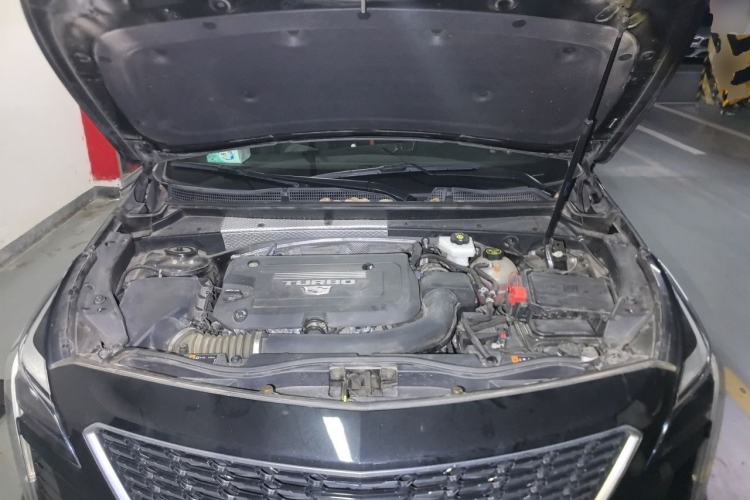 Used Cadillac XT4 2022 28T Two-Wheel-Drive Luxury Version Engine Bay