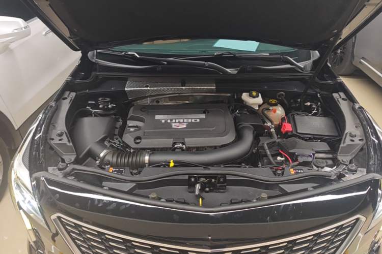 Used Cadillac XT4 2022 28T Two-Wheel Drive Prestige Version Engine Bay