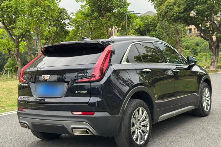 Used Cadillac XT4 2022 28T Two-Wheel-Drive Luxury Version Exterior 2
