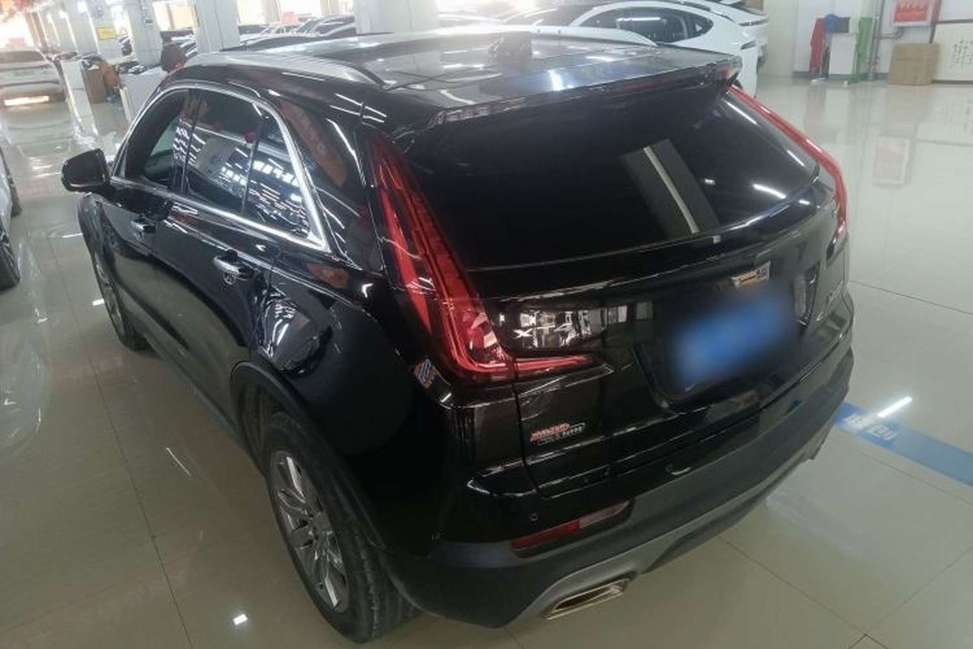 Used Cadillac XT4 2022 28T Two-Wheel-Drive Luxury Version Exterior 2