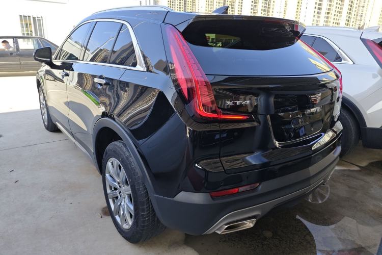 Used Cadillac XT4 2022 28T Two-Wheel-Drive Luxury Version Exterior 2