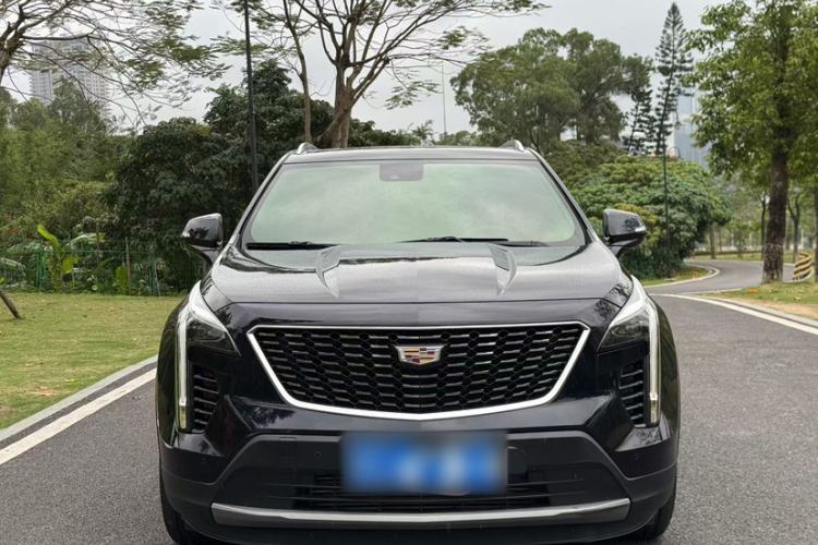 Used Cadillac XT4 2022 28T Two-Wheel-Drive Luxury Version Exterior 3