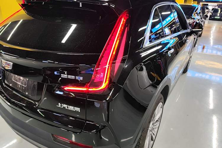 Used Cadillac XT4 2022 28T Four-Wheel Drive Prestige Version Exterior 3
