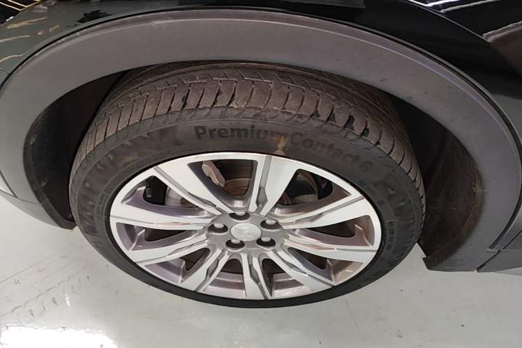 Used Cadillac XT4 2022 28T Four-Wheel Drive Prestige Version Exterior 4