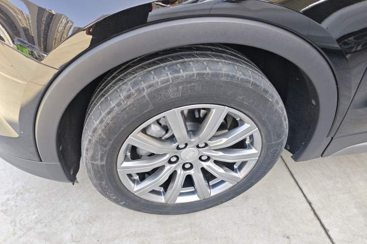 Used Cadillac XT4 2022 28T Two-Wheel-Drive Luxury Version Exterior 4