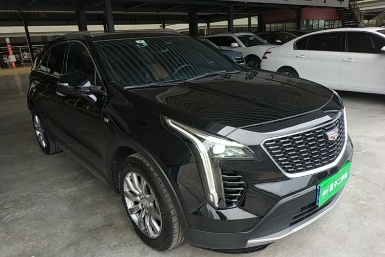 Used Cadillac XT4 2022 28T Two-Wheel Drive Prestige Version Front Right 45 Deg