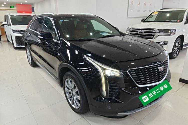 Used Cadillac XT4 2022 28T Two-Wheel Drive Prestige Version Front Right 45 Deg