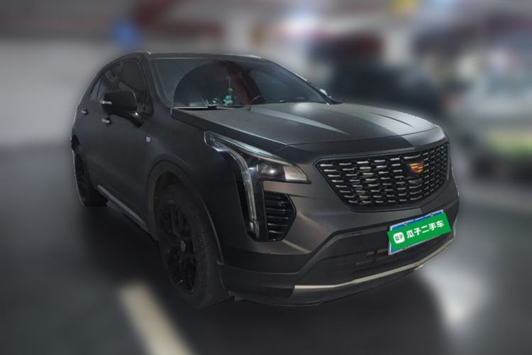 Used Cadillac XT4 2022 28T Two-Wheel-Drive Luxury Version Front Right 45 Deg