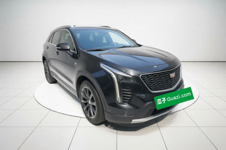 Used Cadillac XT4 2022 28T Two-Wheel-Drive Luxury Version Front Right 45 Deg