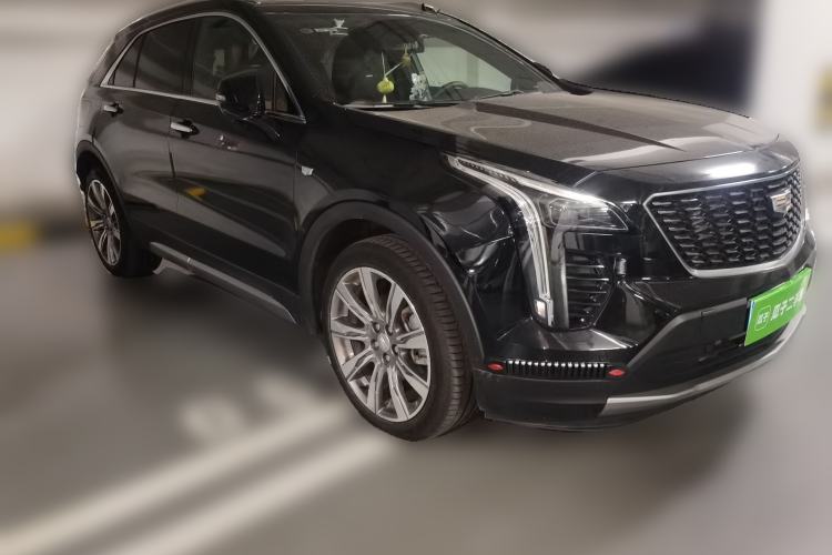 Used Cadillac XT4 2022 28T Four-Wheel Drive Prestige Version Front Right 45 Deg