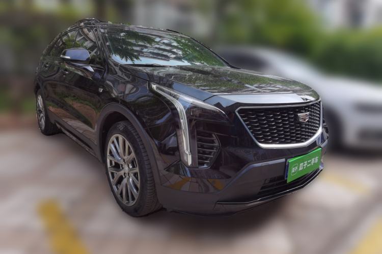 Used Cadillac XT4 2022 28T Four-Wheel Drive Platinum Edition Front Right 45 Deg