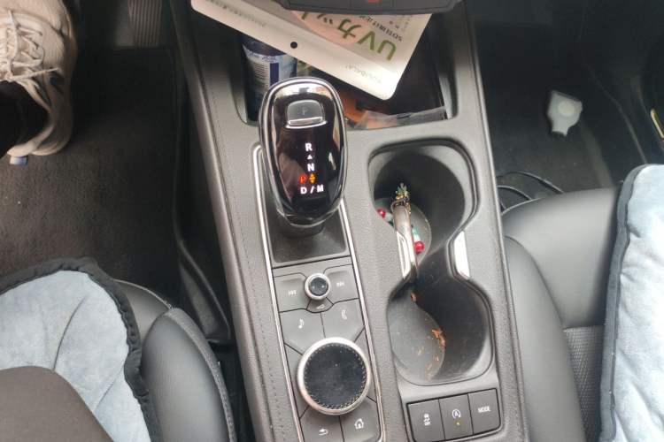 Used Cadillac XT4 2022 28T Two-Wheel Drive Fashion Edition Gear Lever