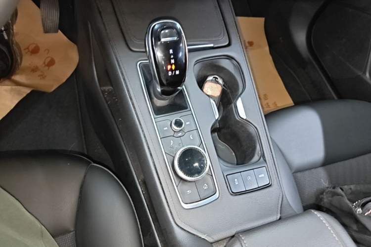 Used Cadillac XT4 2022 28T Two-Wheel Drive Fashion Edition Gear Lever