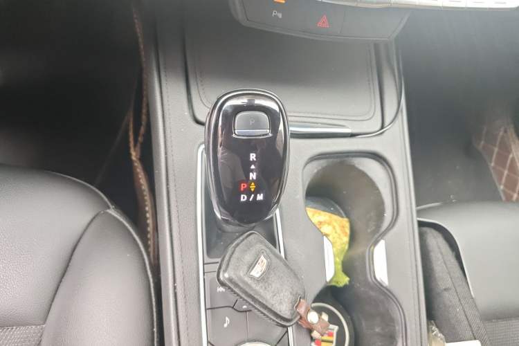 Used Cadillac XT4 2022 28T Two-Wheel Drive Fashion Edition Gear Lever