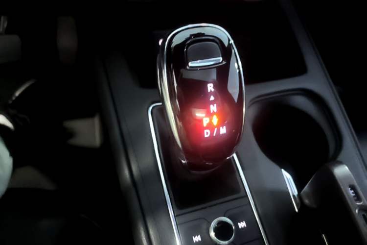 Used Cadillac XT4 2022 28T Two-Wheel-Drive Luxury Version Gear Lever