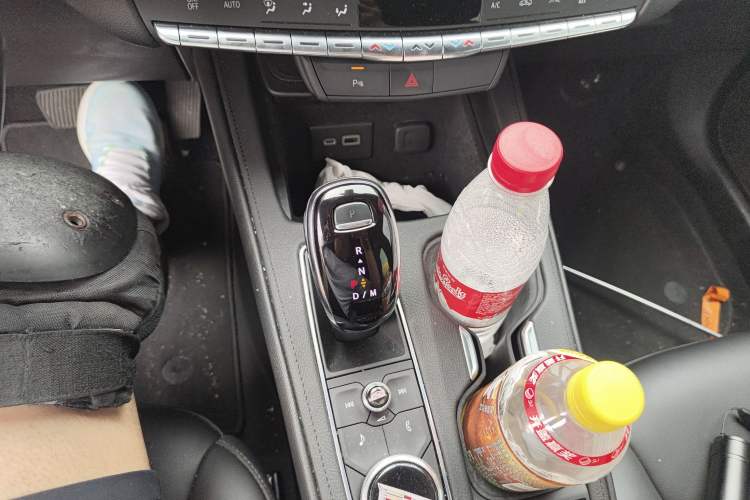 Used Cadillac XT4 2022 28T Two-Wheel Drive Fashion Edition Gear Lever