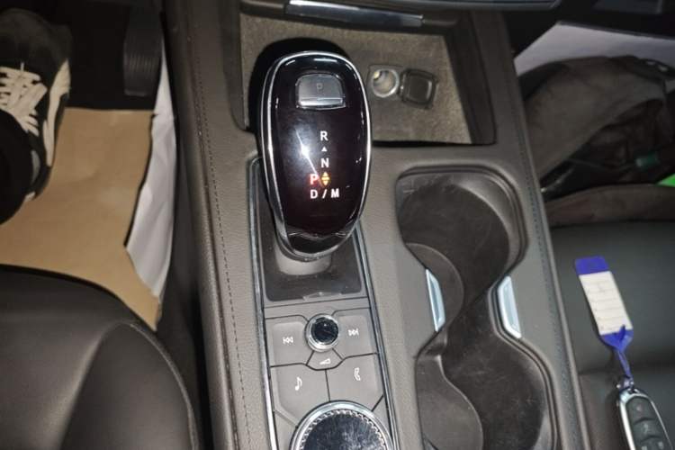Used Cadillac XT4 2022 28T Two-Wheel Drive Prestige Version Gear Lever