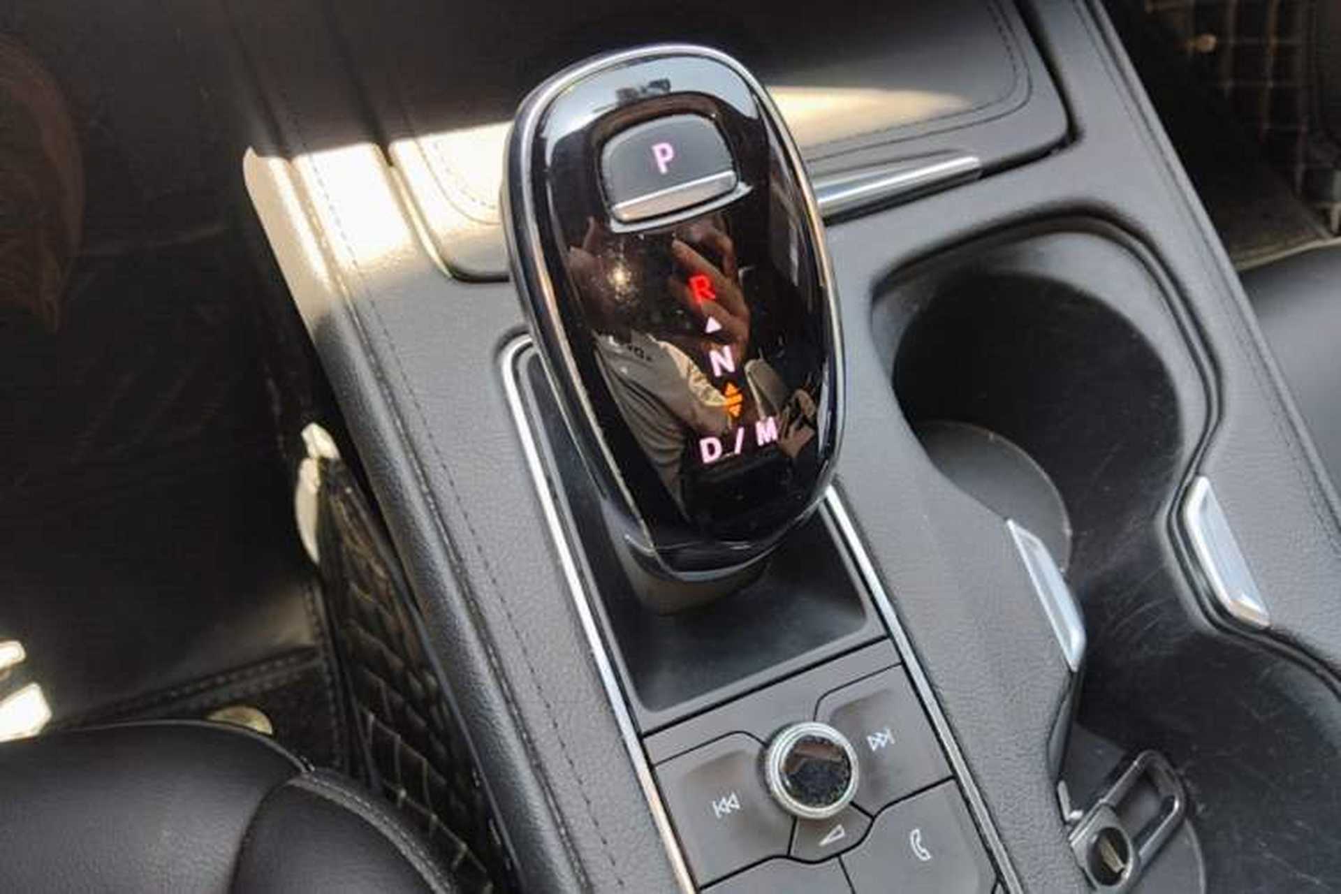 Used Cadillac XT4 2022 28T Two-Wheel-Drive Luxury Version Gear Lever