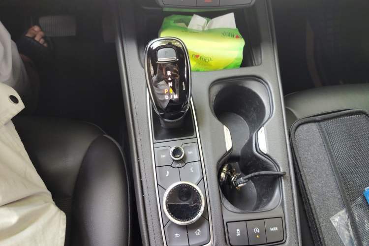 Used Cadillac XT4 2022 28T Two-Wheel Drive Fashion Edition Gear Lever