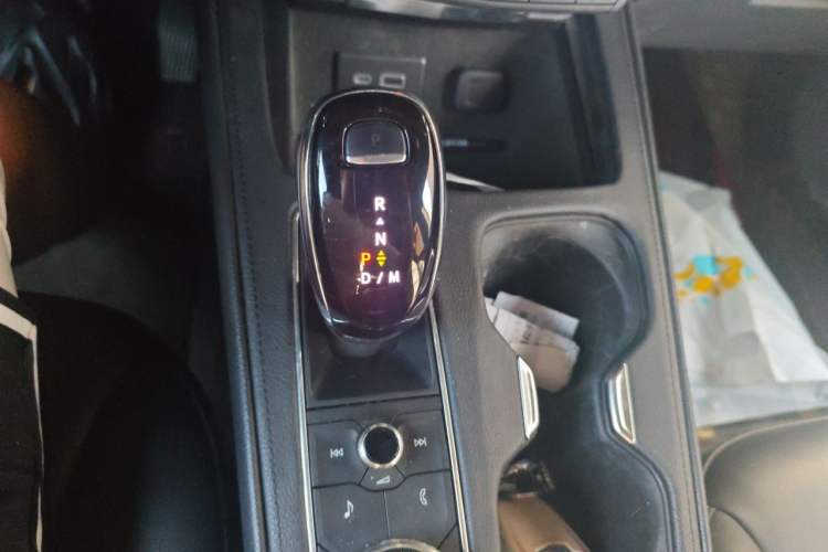 Used Cadillac XT4 2022 28T Two-Wheel-Drive Luxury Version Gear Lever