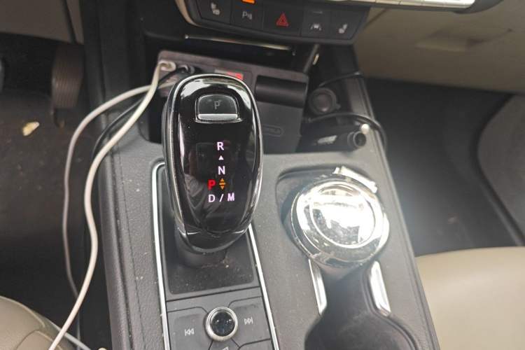 Used Cadillac XT4 2022 28T Two-Wheel-Drive Luxury Version Gear Lever