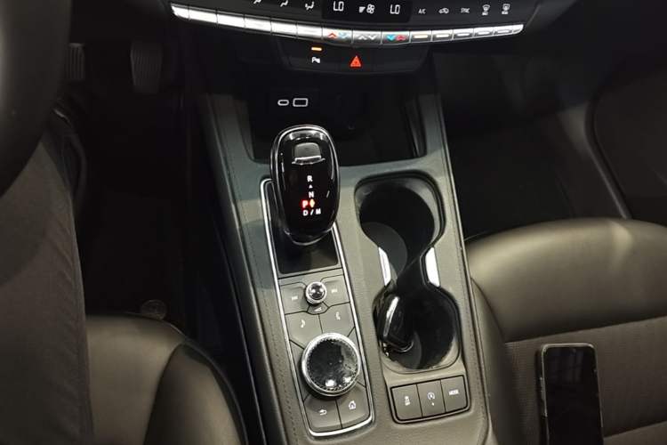 Used Cadillac XT4 2022 28T Two-Wheel Drive Fashion Edition Gear Lever