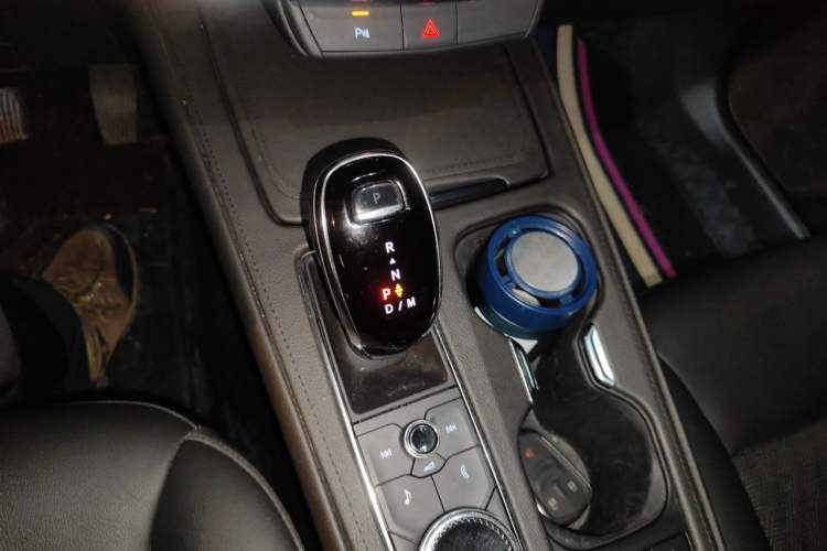 Used Cadillac XT4 2022 28T Two-Wheel Drive Fashion Edition Gear Lever