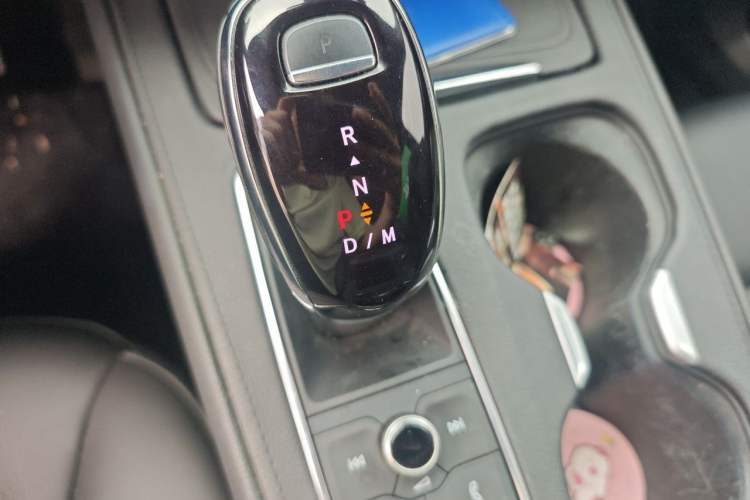 Used Cadillac XT4 2022 28T Two-Wheel-Drive Luxury Version Gear Lever