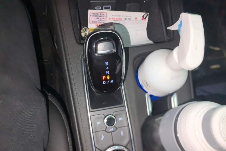 Used Cadillac XT4 2022 28T Two-Wheel-Drive Luxury Version Gear Lever