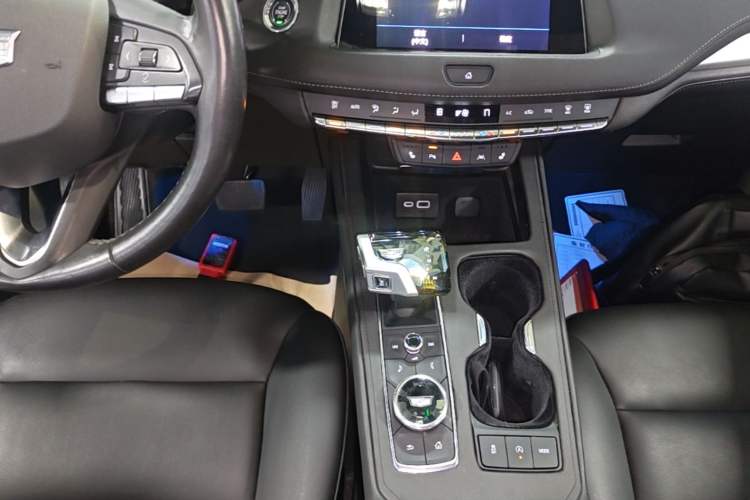 Used Cadillac XT4 2022 28T Two-Wheel-Drive Luxury Version Gear Lever