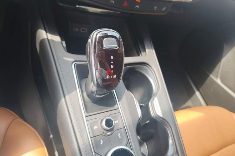 Used Cadillac XT4 2022 28T Four-Wheel Drive Prestige Version Gear Lever