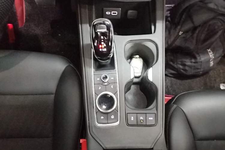 Used Cadillac XT4 2022 28T Two-Wheel Drive Fashion Edition Gear Lever